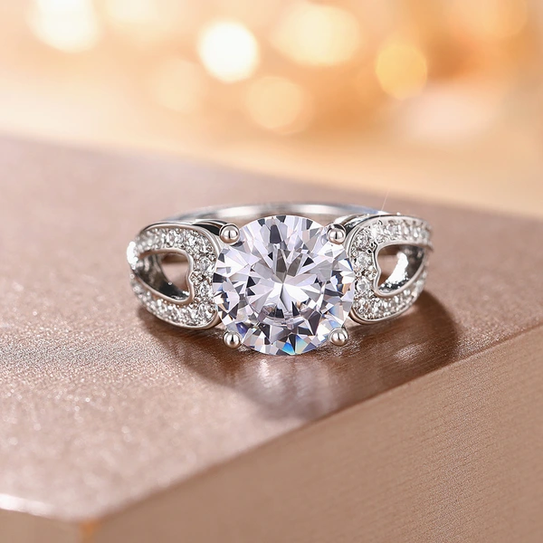  New zircon ring hollow cross four claws fashion design proposal wedding ring birthday gift ring