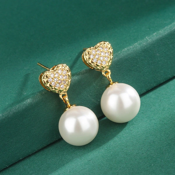  French light luxury elegant love earrings temperament advanced exquisite earrings retro elegant imitation pearl earrings
