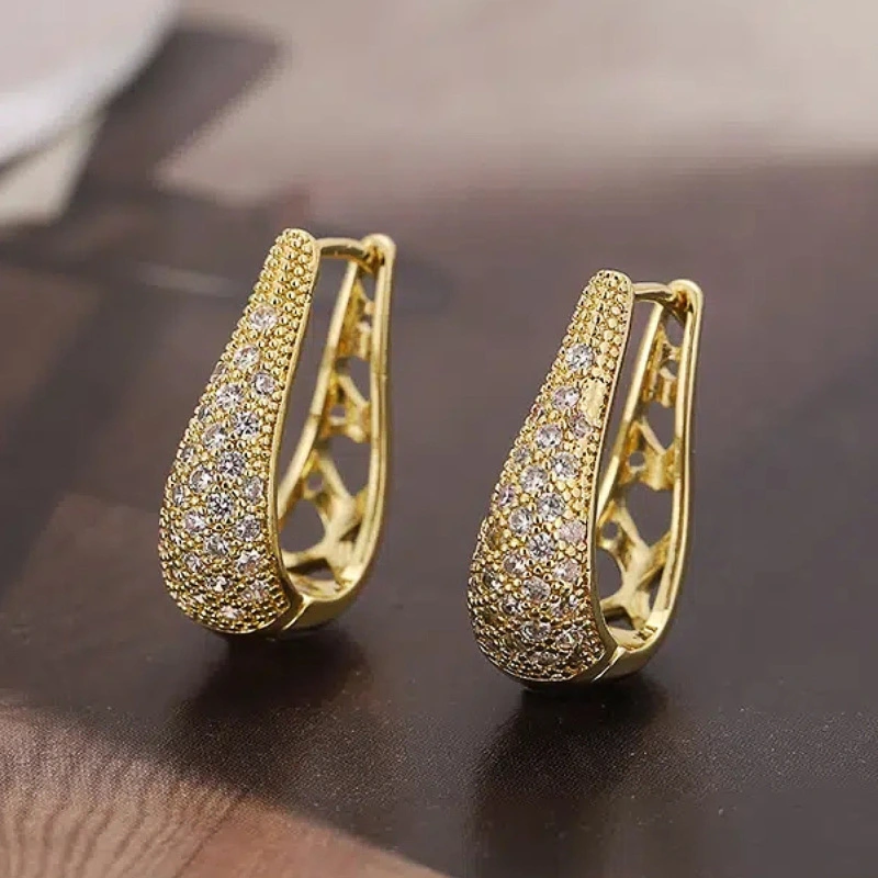 Temperament versatile U-shaped earrings for women, exquisite and small, elegant jewelry, hot-selling popular online celebrity style jewelry