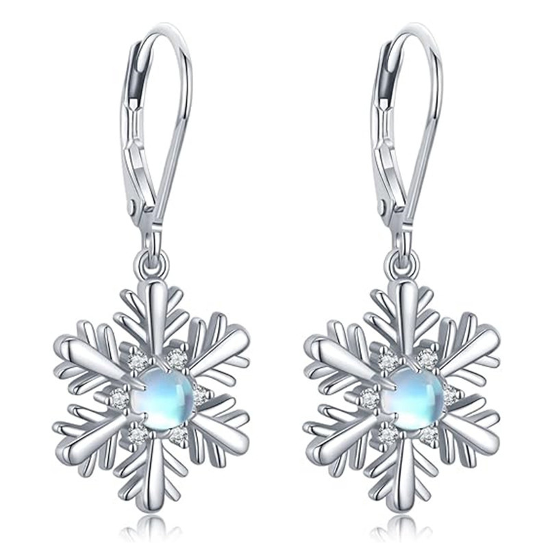 Hot selling snowflake earrings for women in Europe and America, fashionable design, sweet style for ladies, Christmas holiday jewelry