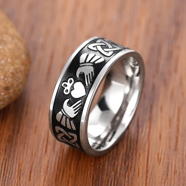   Live stainless steel ring unisex punk fashion jewelry love crown Asian jewelry