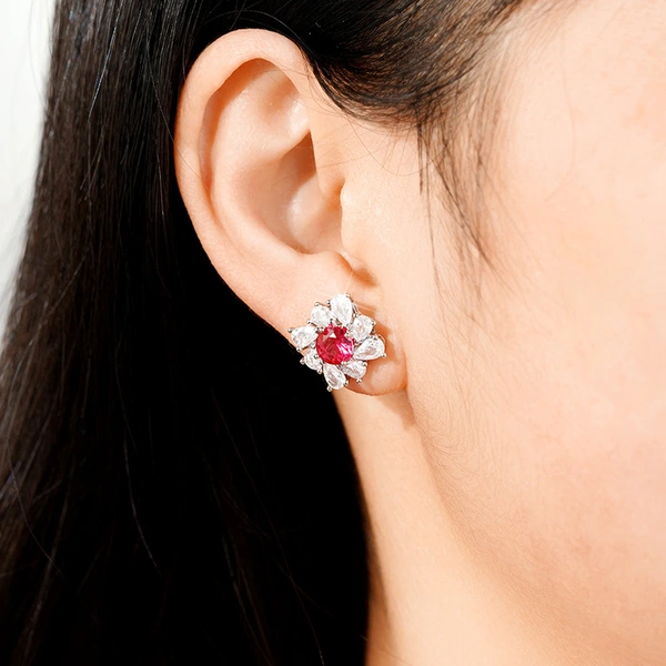 High-end luxury earrings imitation pigeon blood red diamonds surrounded by pear-shaped teardrop earrings flower earrings for women