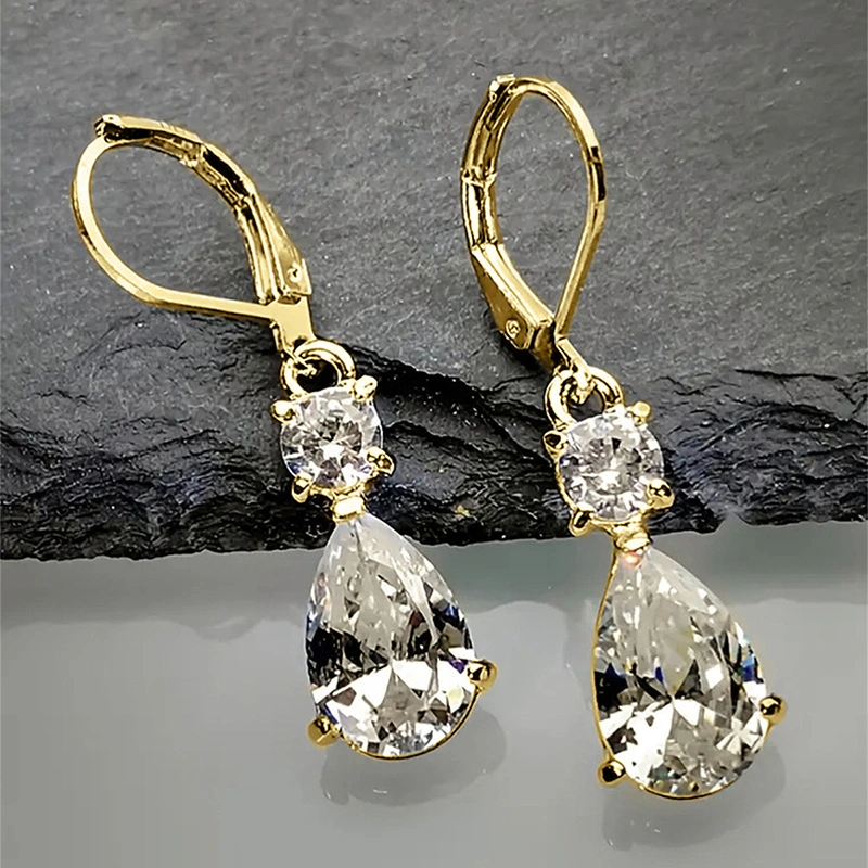 New style earrings with water droplets, elegant and versatile earrings for ladies, urban white-collar workers, and exquisite bridal earrings