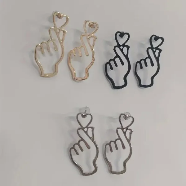 Simple hollow heart earrings for women, personalized European and American exaggerated metal earrings, gesture temperament earrings