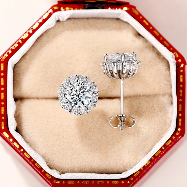 Simulated diamond snowflake earrings for women classic four-claw light luxury women's earrings versatile live zircon earrings