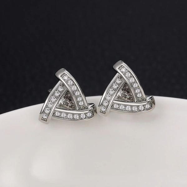 New inlaid step diamond triangle earrings for women exquisite super flash zircon temperament versatile commuter earrings