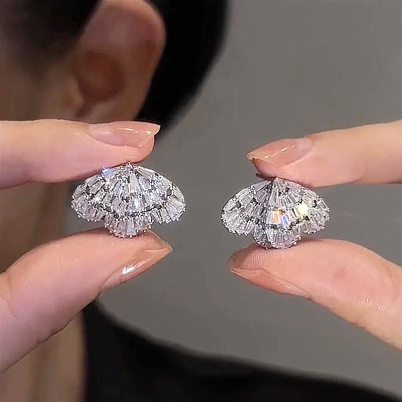 European and Korean exquisite butterfly earrings for women, fashionable chic style, new style earrings, sweet and ladylike, factory direct sales