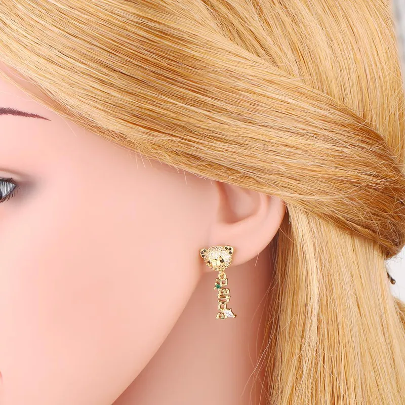 Cute and sweet personality design asymmetrical bear pearl earrings temperament network celebrity simple small earrings era020