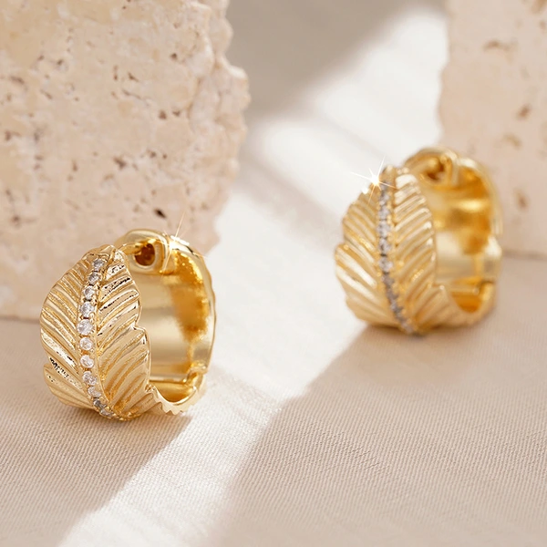 Live hot sale earrings for women with leaf-shaped micro-inlaid zircon imitation gold accessories, French elegant ladies' jewelry
