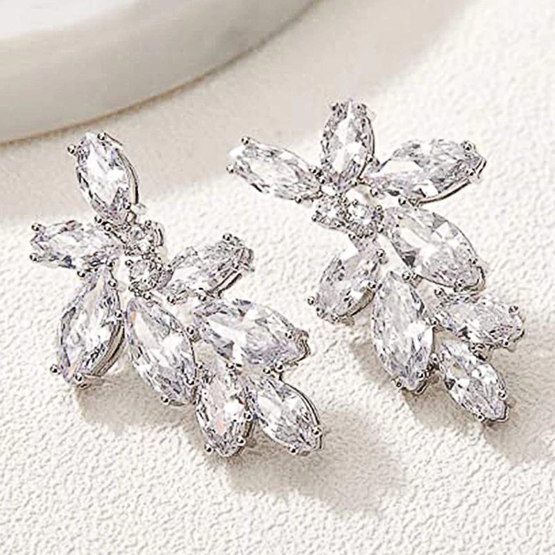 Korean version of the flower lady zircon earrings temperament versatile inlaid AAA zircon earrings beautiful girl earrings