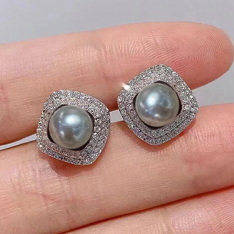 Hot selling exquisite electroplated earrings for women imitation pearl geometric square fat round design fashionable and elegant style