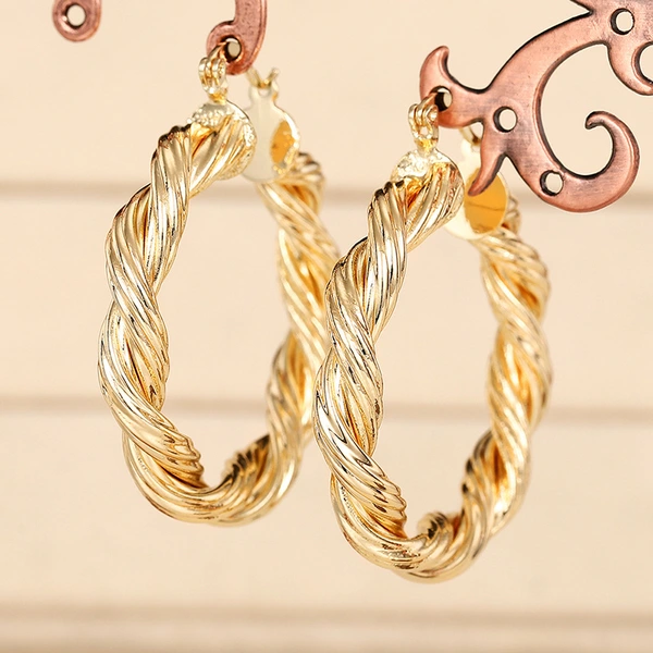 Middle Eastern European and American earrings for women with twisted spiral design, high-end style, super popular