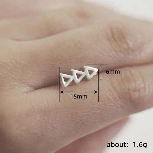 New exquisite small earrings basic versatile student trend earrings style Japanese and Korean sweet earrings