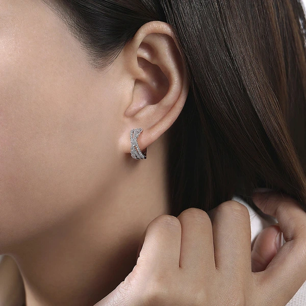 European and American men and women's same style earrings high-end cool and cool temperament hip-hop street style trend cross ear