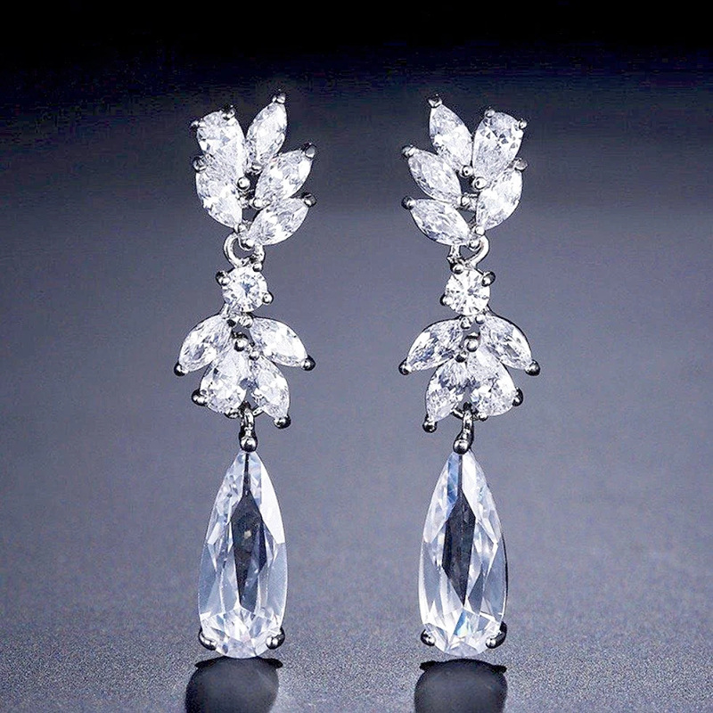  European and American style hot selling earrings for women, water drop flower pendant accessories, high-end light luxury fashion jewelry