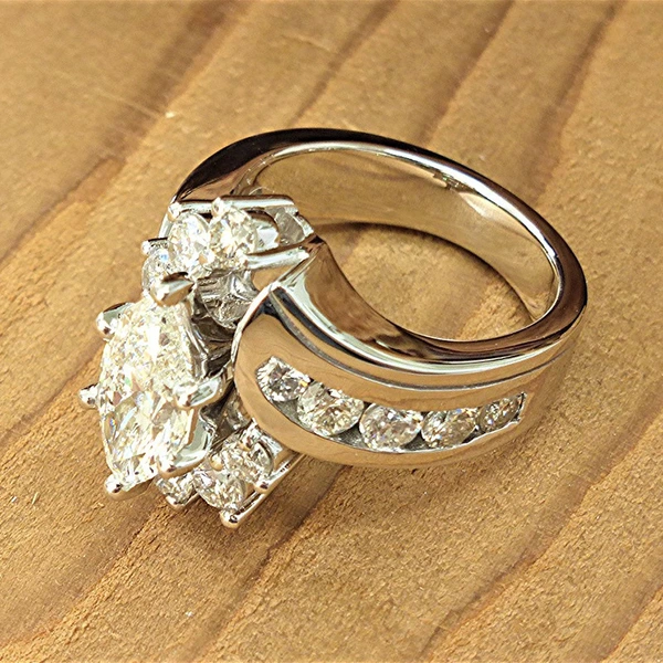 Specially supply European and American jewelry creative marquise-shaped zircon ring female niche design luxury ring