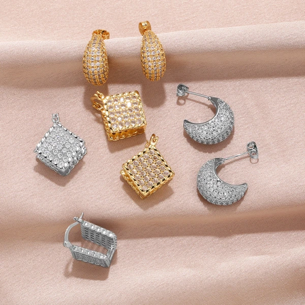 Clearance European and American full brick C-shaped earrings female niche design gold-plated high-end quadrilateral earrings erw35