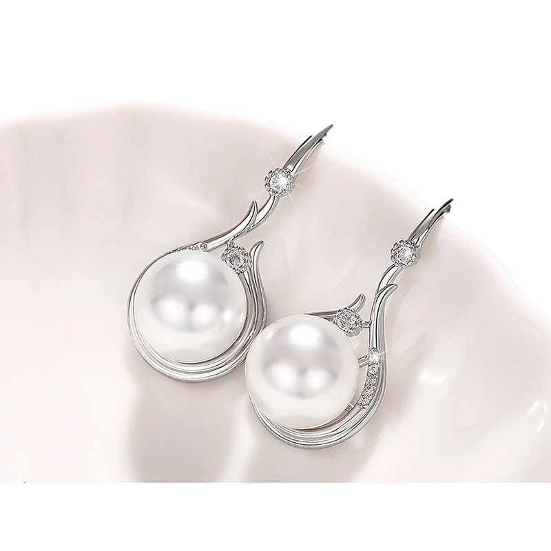 New hot sale imitation pearl earrings luxury ladies socialite Mother's Day gift fashion retro earrings