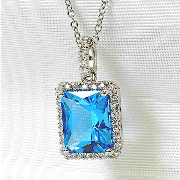 New jewelry is simple and versatile sea blue square diamond zircon necklace anniversary celebration jewelry