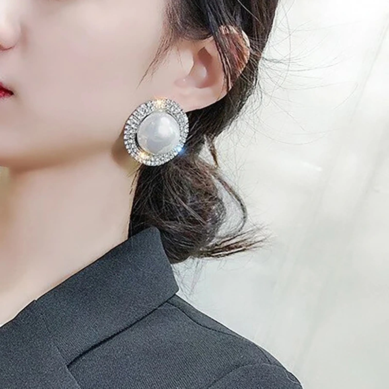  Exquisite imitation pearl earrings, circle design, micro-inlaid zircon earrings, French temperament women's trendy earrings