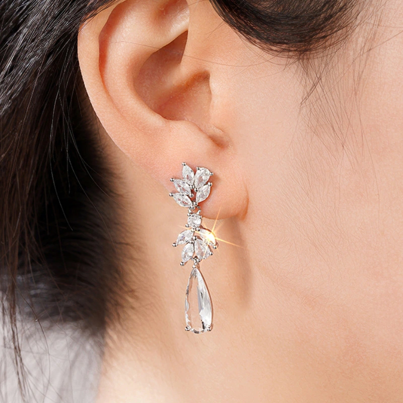  European and American style hot selling earrings for women, water drop flower pendant accessories, high-end light luxury fashion jewelry