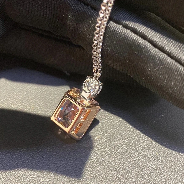 European and American sugar cube necklace peach blossom luck trend exquisite square pendant hot selling necklace