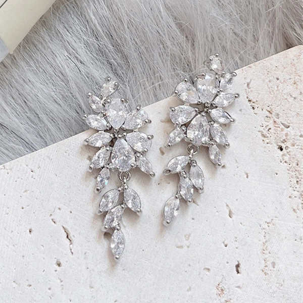 European and American luxury super flash earrings leaf temperament design earrings long wisteria flower exquisite earrings for women