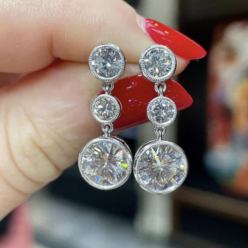  Inlaid zircon geometric earrings for women, fashionable, elegant, light luxury design, suitable for engagement parties