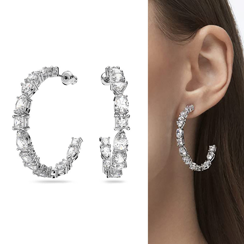 Light luxury high-end large earrings C-shaped geometric Omega fashion earrings exaggerated atmospheric earrings