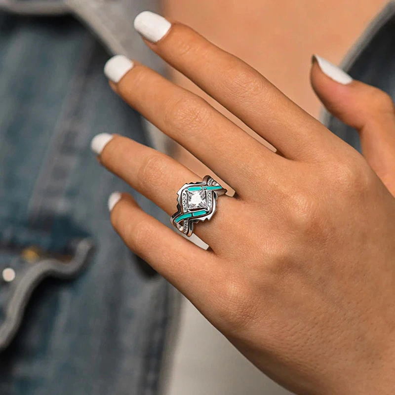  Factory direct sales of new three-piece ring sets with a futuristic, sweet, cool, and geometric feel.