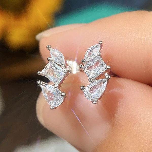 Trendy niche light luxury cold style earrings geometric splicing love repair fragment earrings for women