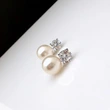 Ruili celebrity-style earrings, elegant women's simulated pearl single diamond earrings, fashionable evening earrings