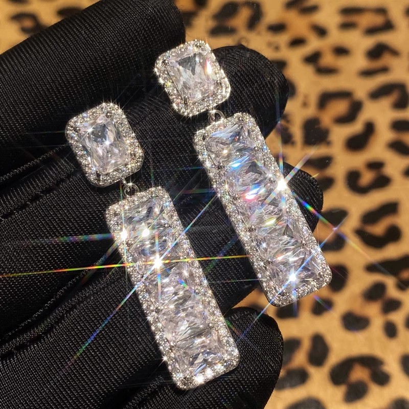 High-end celebrity shiny geometric earrings for women, square long shiny zircon earrings, light luxury clothes matching