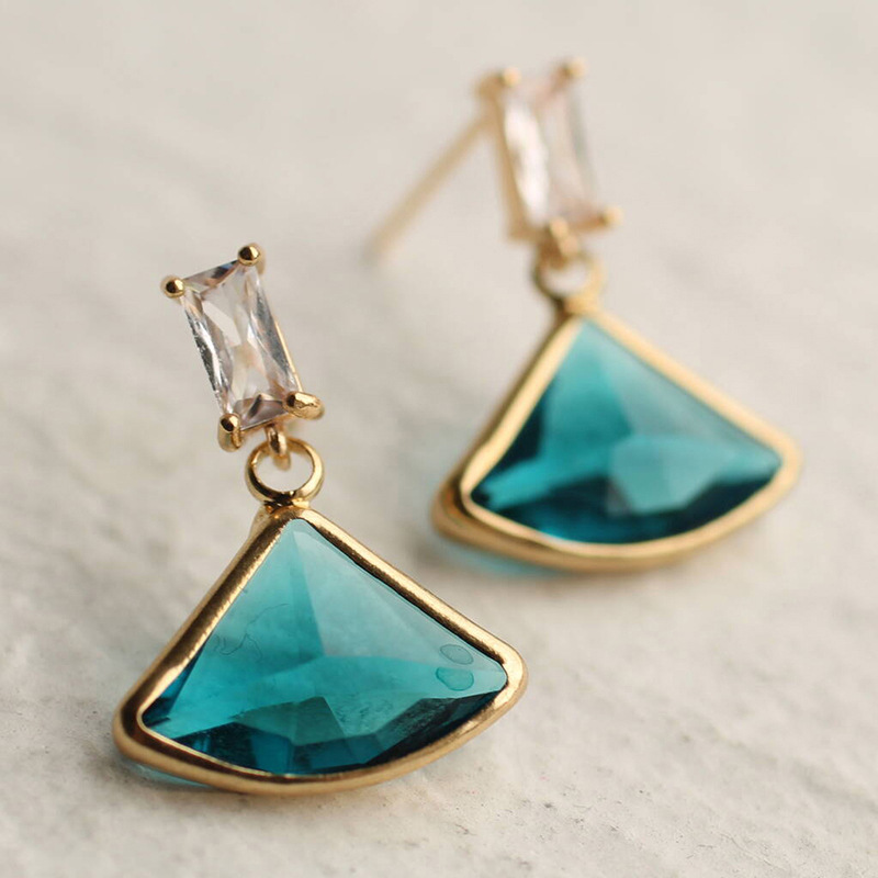  Royal retro light luxury earrings fan-shaped noble princess queen earrings celebrity aristocratic temperament earrings