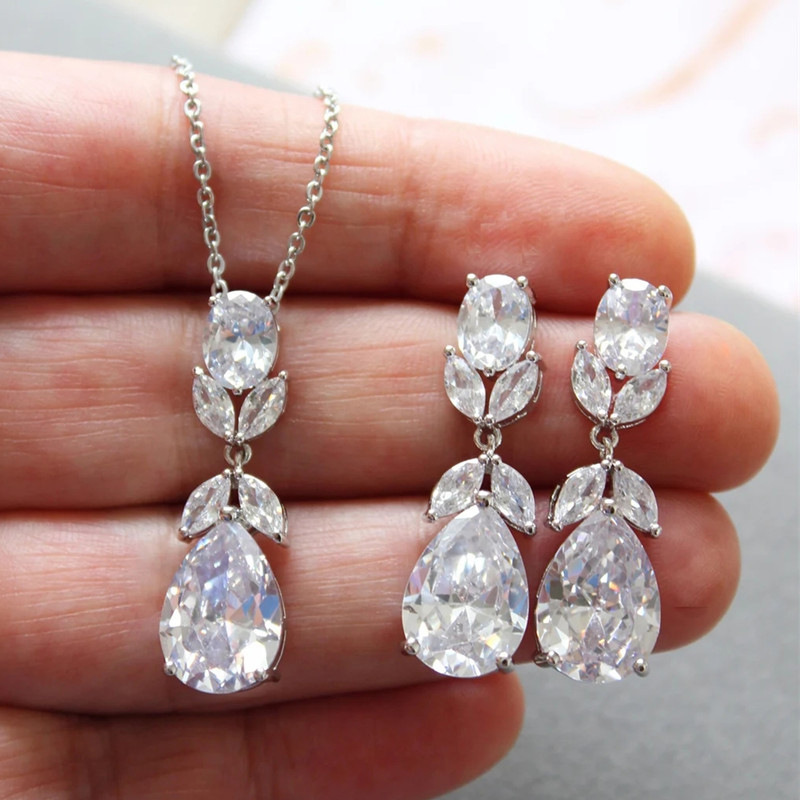  European and American niche light luxury long set horse eye water drop new jewelry set floral necklace earrings