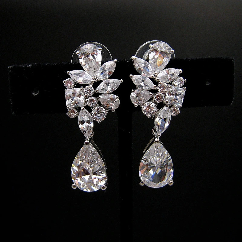 Exquisite design 2023 new earrings short temperament water drop earrings female bride wedding earrings