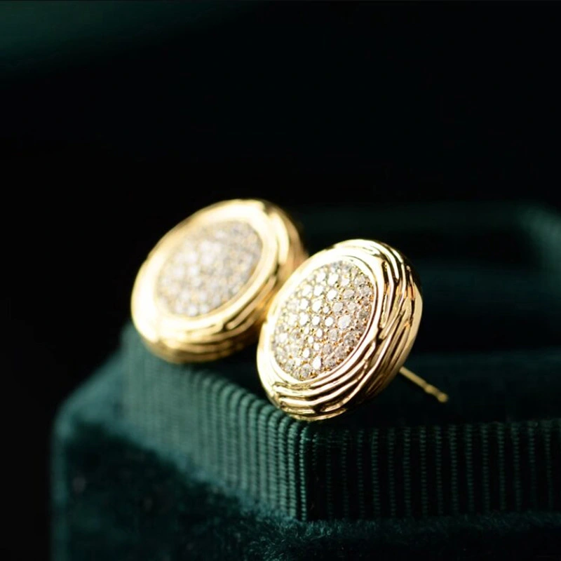  European and Korean French style light luxury earrings for women, micro-inlaid shiny earrings, fashionable matching earrings