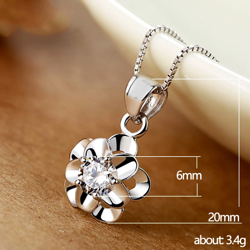 Korean flower-shaped pendant for women, Japanese and Korean simple student forest flower clavicle necklace