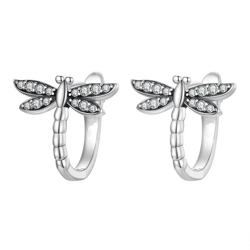 Dragonfly animal earrings for women, small and cute earrings for daily wear, trendy and popular European and Korean fashion earrings
