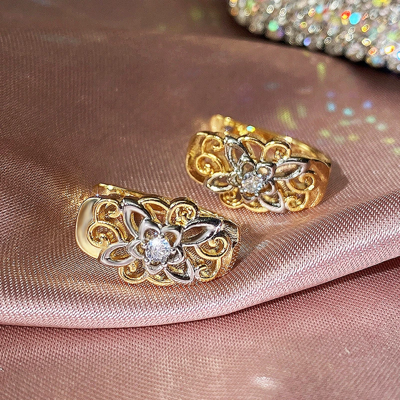 Retro ethnic style earrings exquisite hollow pattern color separation earrings European and American fashion new style earrings