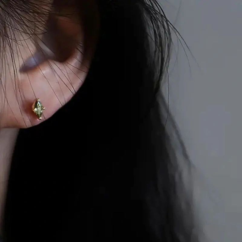 Simple style olive green earrings temperament versatile daily commuting earrings mini exquisite girls earrings