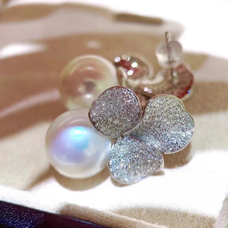 Clover imitation pearl earrings for women, fashionable, exquisite and shining earrings, light luxury style, high-end small fragrance style earrings