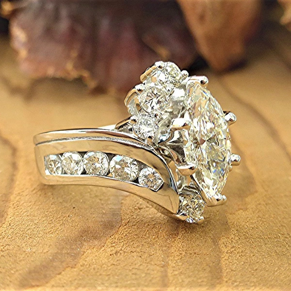 Specially supply European and American jewelry creative marquise-shaped zircon ring female niche design luxury ring