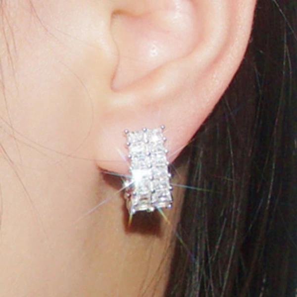  Korean light luxury niche earrings for women, versatile and elegant earrings, geometric quadrilateral earrings