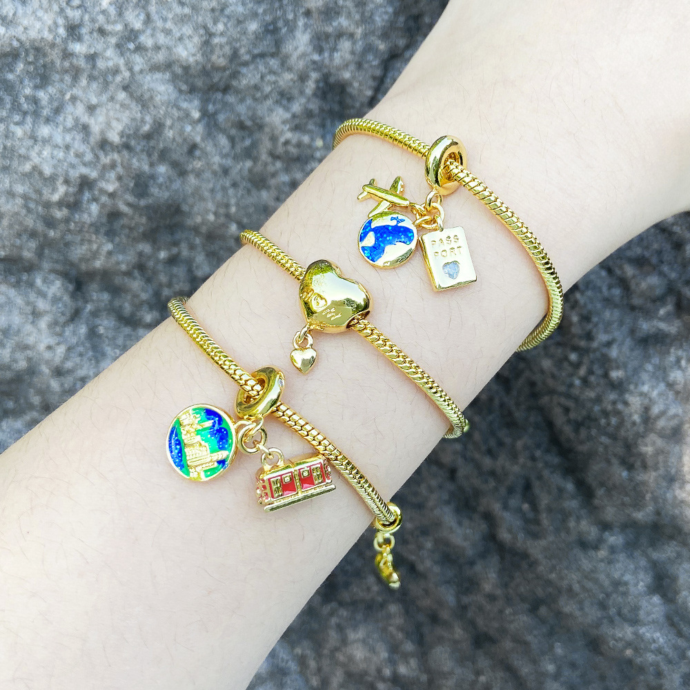 New simple and fashionable airplane travel bracelet European and American hot style love earth hand jewelry bracelet female brk83