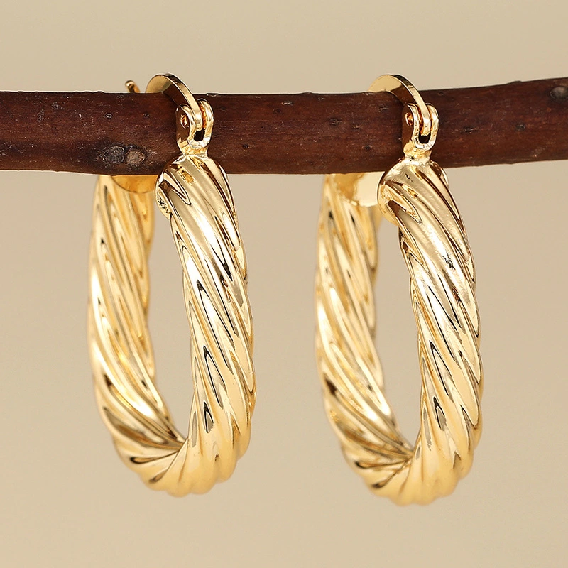 Middle East hot selling new earrings fashionable exaggerated heavy earrings line geometric design U-shaped style