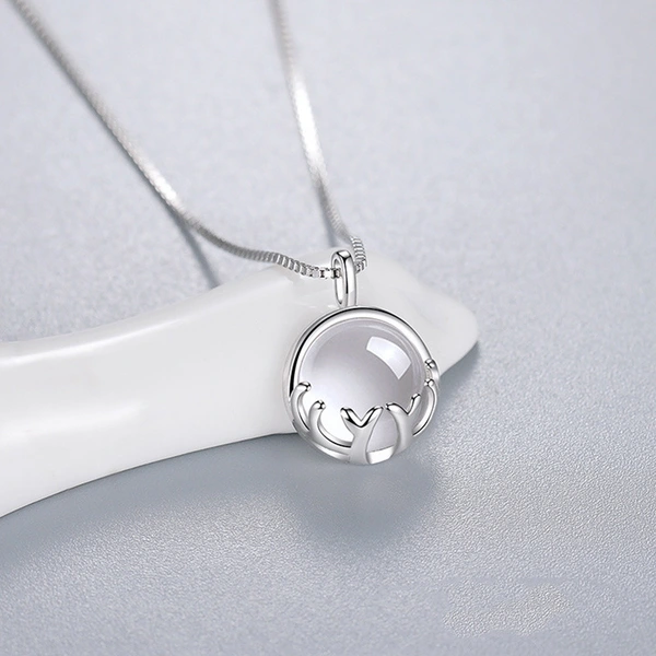 Live hot selling light luxury niche deer antler pendant necklace imitation moonstone one deer with you sweater chain