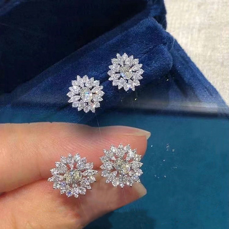 Xiaohongshu recommends hollow earrings inlaid with zircon flower earrings, small earrings that can be worn while sleeping without removal