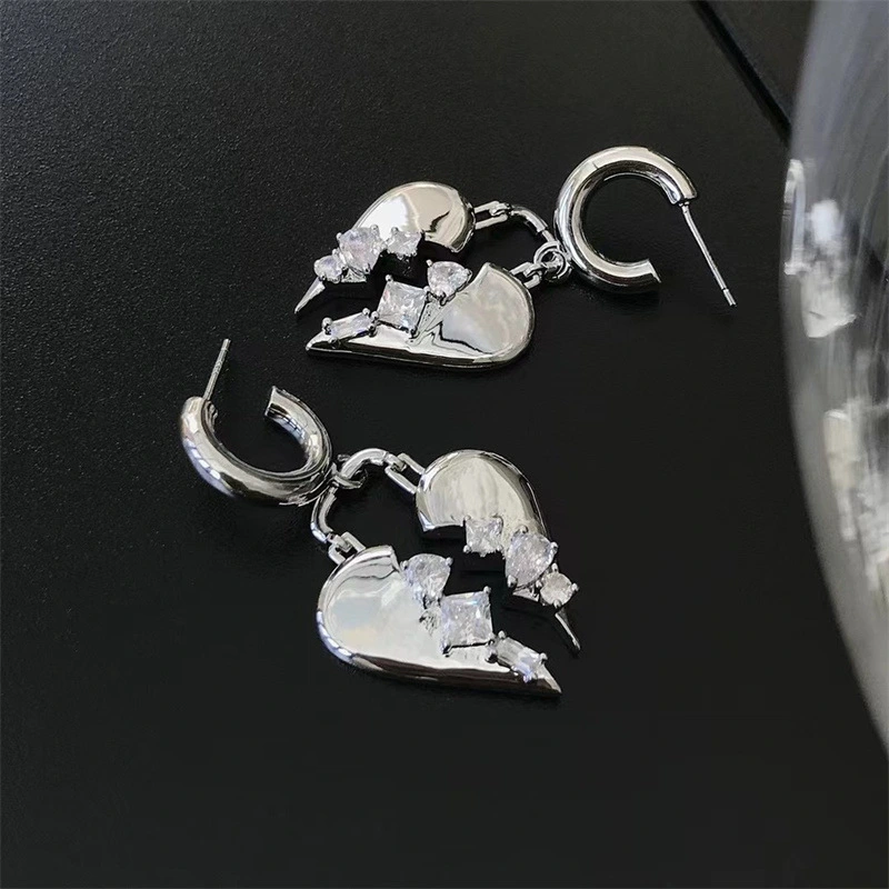  Broken zircon heart earrings cool style fashion light luxury design earrings personality temperament heart-shaped earrings