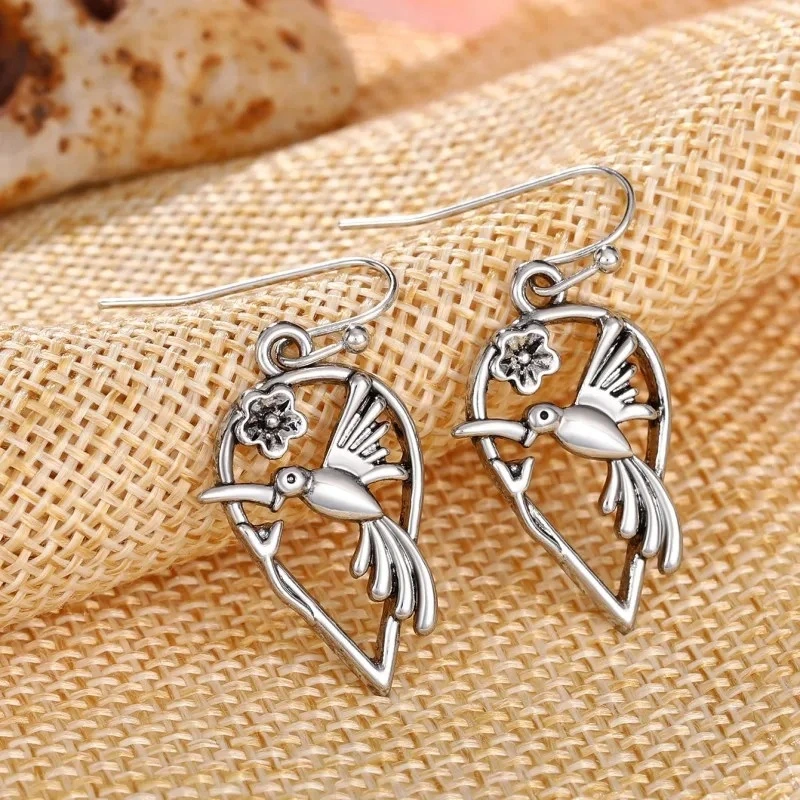  Japanese and Korean retro hummingbird earrings street trendy hip-hop fashion flower pendant bird all-match earrings for women